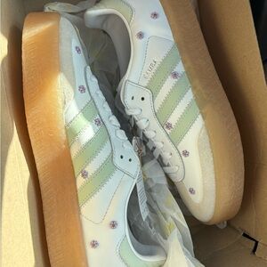 Adidas Women's White and Light Green Floral Sneakers